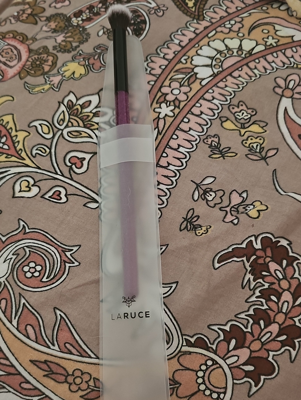 LaRuce Purple Eyeshadow Blending Brush - Soft Synthetic Bristles